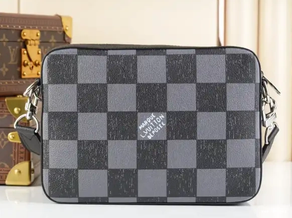 Cheap MESSENGER TRIO LOUIS VUITTON 0501